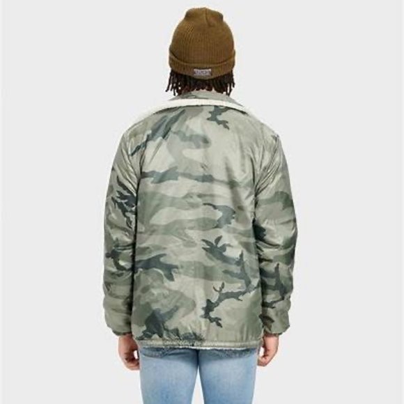 UGG - Mace Water Resistant Reversible Jacket/ New Size XL Stern on price. - Picture 2 of 4